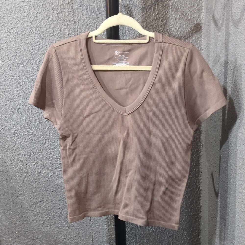 Women's V-Neck Ribbed Top - Blush Pink